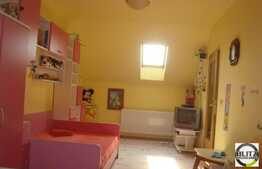 Vanzare 4 camere, 109 mp, balcon, imobil nou, scara interioara,zona Polus Center