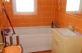 Vanzare 2 camere, decomandat, 52 mp, 3 balcoane, zona Eroilor! Loc parcare!