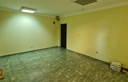 Spatiu comercial , 58 mp, parcare, zona Eroilor