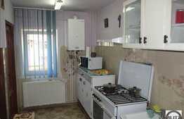 Vanzare apartament 3 camere, 64 mp utili, boxa la subsol, zona strazii Anina!