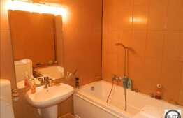 Apartament cu 1 camera de vanzare, etaj intermediar, zona strazii Florilor