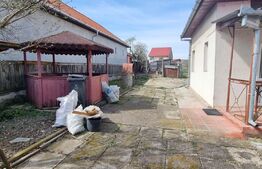 Casa 3 camere, 69 mp, teren 1900 mp, zona Apahida