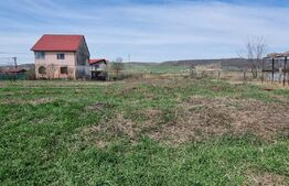 Casa 3 camere, 69 mp, teren 1900 mp, zona Apahida