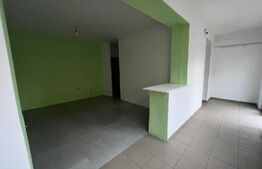 Spatiu comercial cu potential, 42 mp, parcare, zona Porii 