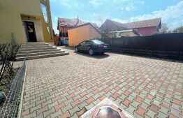 Casa de închiriat, 330 mp, curte, parcări, zona Iris