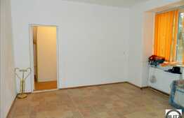 Vanzare 1 camera, 33 mp, in zona Primariei