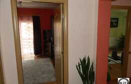 Mansarda inalta cu 2 camere, 52 mp, decomandata! Zona Piata Floresti! Parcare!