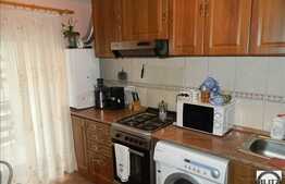 Mansarda inalta cu 2 camere, 52 mp, decomandata! Zona Piata Floresti! Parcare!