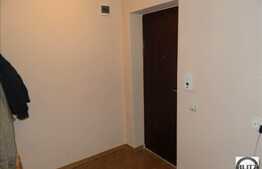 Mansarda inalta cu 2 camere, 52 mp, decomandata! Zona Piata Floresti! Parcare!