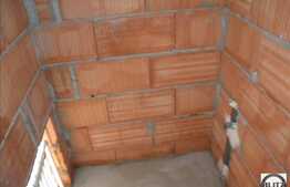 3 camere de vanzare , terasa de 60 mp si loc de parcare, in imobil tip vila