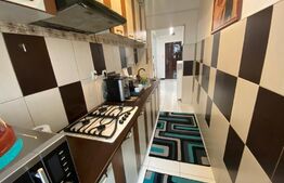 Apartament cu 3 camere, 60mp, 2 garaje, zona Petrom