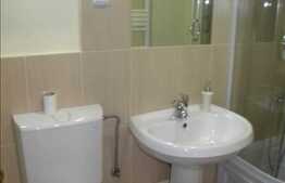 Apartament de inchiriat, 3 camere, la casa, 2 locuri de parcare, Pta. Unirii!