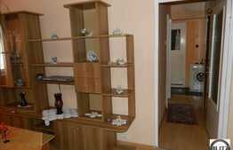 Apartament de vanzare, 3 camere, 53 mp, cu boxa la subsol si parcare, zona BIG!