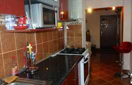 Vanzare apartament 2 camere, 50 mp utili, zona Lunii, cu parcare