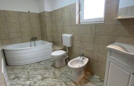 Apartament spatios de 4 camere,  175 mp, terasa, 2 parcari, zona strazii Donath