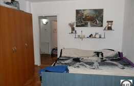 Apartament 3 camere, 65 mp utili, boxa la bubsol, zona Calea Floresti!