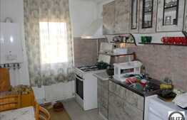 Apartament 3 camere, 65 mp utili, boxa la bubsol, zona Calea Floresti!