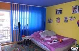 Apartament de vanzare, 4 camere, 91 mp, boxa la subsol, zona strazii Tasnad!