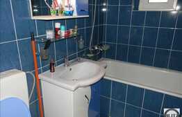 Apartament de vanzare, 4 camere, 91 mp, boxa la subsol, zona strazii Tasnad!