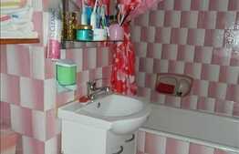 4 camere, 70 mp, etaj intermediar, boxa la subsol, zona strazii Primaverii!