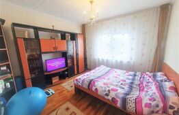Apartament cu 3 camere, decomandat, 75 mp, zona podului Calvaria