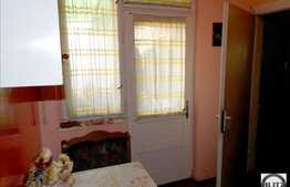 Apartament 3 camere, 107 mp utili, garaj, boxa la subsol, zona Piata Unirii