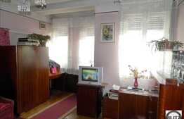 Apartament 3 camere, 107 mp utili, garaj, boxa la subsol, zona Piata Unirii