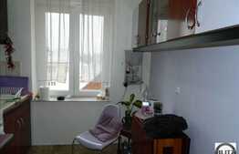 De vanzare, 2 camere, 40 mp, etaj intermediar, boxa, parcare, zona Horea!