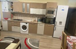 Apartament 3 camere cu balcon, etaj intermediar zona Petrom