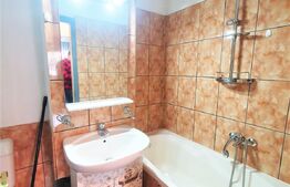 Apartament spatios cu 3 camere, 74 mp, zona strazii Parang