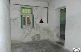 Apartament 8 incaperi, 143 mp, terasa 56 mp, parcare, imobil de tip casa/vila