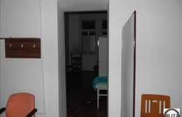 Vanzare 2 camere, 62 mp utili, parcare, curte comuna, zona strazii Avram Iancu!