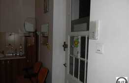 Vanzare 2 camere, 62 mp utili, parcare, curte comuna, zona strazii Avram Iancu!