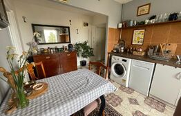 Apartament de 3 camere, 64 mp, 2 bai, etaj intermediar, zona Vlahuta