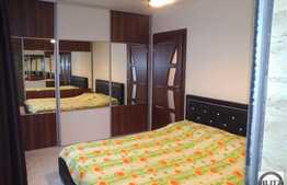 Apartament de vanzare, 3 camere, 63 mp, parcare, terasa de 45 mp, zona Europa!