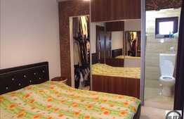 Apartament de vanzare, 3 camere, 63 mp, parcare, terasa de 45 mp, zona Europa!