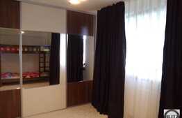 Apartament de vanzare, 3 camere, 63 mp, parcare, terasa de 45 mp, zona Europa!