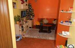 De vanzare 3 camere, 57 mp, 2 balcoane, zona Sub Cetate! Parcare inclusa!