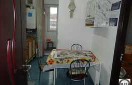 De vanzare 2 camere, 51 mp, decomandat, zona strazii Eroilor, parcare cu CF!