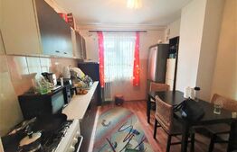 Apartament spatios cu 3 camere, decomandat, 65 mp, zona Big