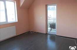 Vanzare mansarda inalta cu 3 camere, 74 mp utili, balcon, zona Florilor!