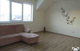 Vanzare mansarda inalta cu 3 camere, 74 mp utili, balcon, zona Florilor!