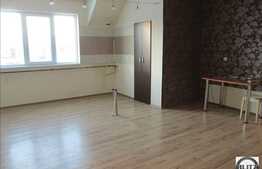 Vanzare mansarda inalta cu 3 camere, 74 mp utili, balcon, zona Florilor!