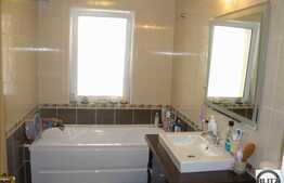 De vanzare 3 camere, 14 mp TERASA, etaj intermediar, zona Porii! Parcare!