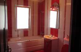 2 camere, 53 mp, 3 balcoane, decomandat, parcare! Zona strazii Eroilor!