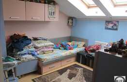 Vanzare mansarda inalta 3 camere, 60 mp, balcon, zona Florilor! PRET ACCESIBIL!