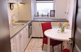 Apartament modern, 3 camere, 2 bai, parcare, zona Cetatii!