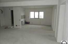 4 camere, 100 mp, semifinisat, 2 balcoane, 2 parcari, garaj, zona linistita!