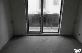 4 camere, 100 mp, semifinisat, 2 balcoane, 2 parcari, garaj, zona linistita!