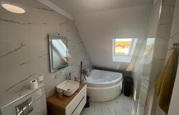 Apartament 3 camere, 2 bai, 72 mp, decomandat si terasa 14mp orientare sudica in zona Cetatii